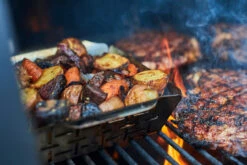 Weber® Deluxe Grilling Basket 5 Weber® Deluxe Grilling Basket -BBQ Equipment Store 6434M6 900x600 53107e2 34088.1627220872