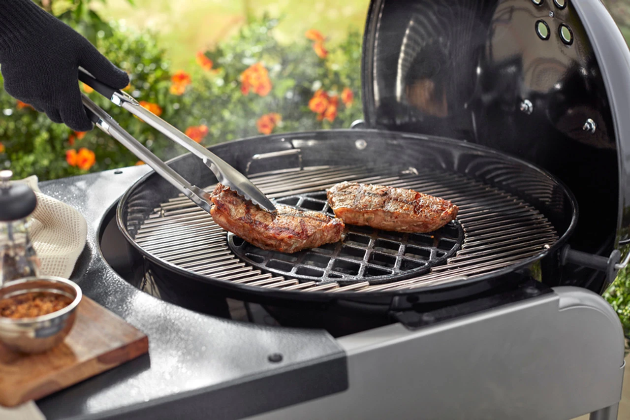 Weber® Gourmet BBQ System Sear Grate 2 Weber® Gourmet BBQ System Sear Grate - Image 2