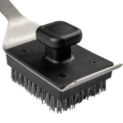 Traeger BBQ Cleaning Brush -BBQ Equipment Store BBQ Cleaning Brush Studio 005 WEB 1000x1000 e8309f7 35757.1627916189