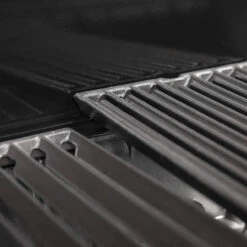 Broil King Crown 410 Gas Barbecue -BBQ Equipment Store BK Angled Grids 03 1700x1700 97082.1682777243