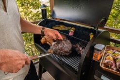 Traeger Pro D2 780 With WiFIRE Controller -BBQ Equipment Store Pro 780 Lifestyle 01 28157.1646132648