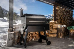 Traeger Pro D2 780 With WiFIRE Controller -BBQ Equipment Store Pro 780 Lifestyle 02 40256.1646132648